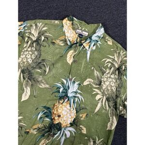 Tommy Bahama Hawaiian Camp Shirt Men Large Loop Collar Green Pineapple Silk S/S
